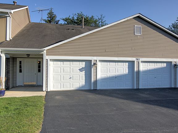 2nd image of 741 Acorn Ct APT D2
