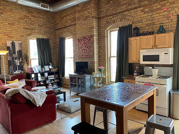 4th image of 1025 Washington Ave S APT 202