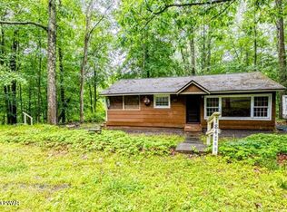 184 Outer Dr, Dingmans Ferry, PA 18328
