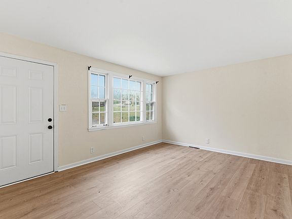 3rd image of 1848 Mimi Rd