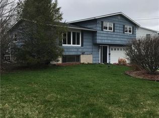 405 Blueberry Ln, Syracuse, NY 13219