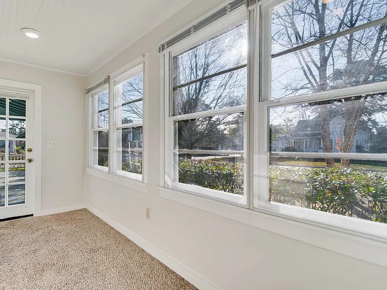1224 E Strong St — Photo 3