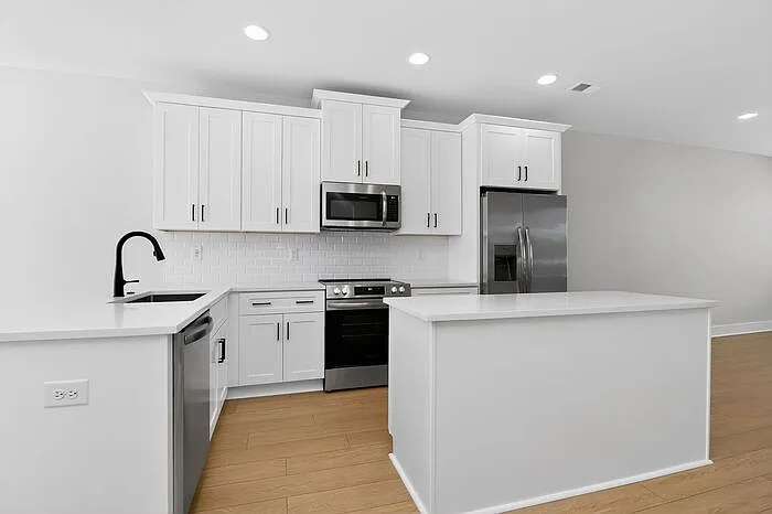 2158 N Graham St — Photo 9