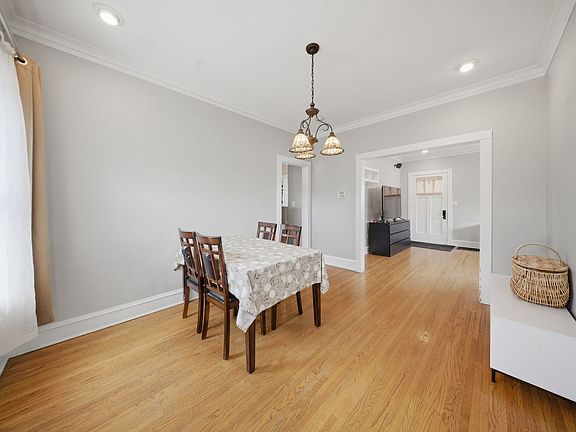 5th image of 1059 Larkin Ave
