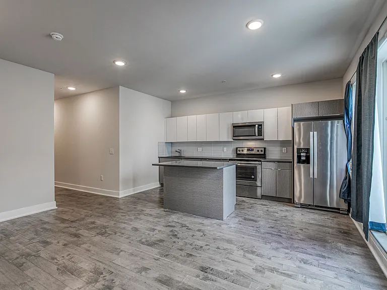 Brand New Luxury Apartments — Photo 48
