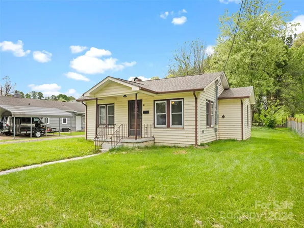 19 Liner St, Waynesville, NC 28786