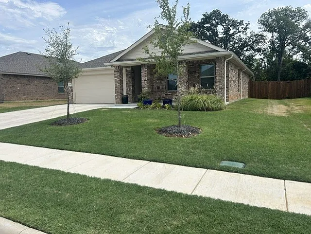 3 bed, 1600 sqft, $2,450 — Photo 1
