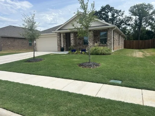 333 Lubbock Dr, Azle, TX