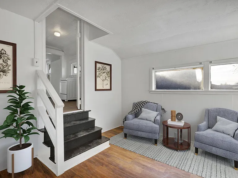 416 W Saginaw St #1/2 — Photo 9