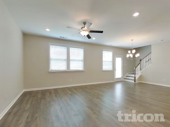 3rd image of 313 Knowles Pl