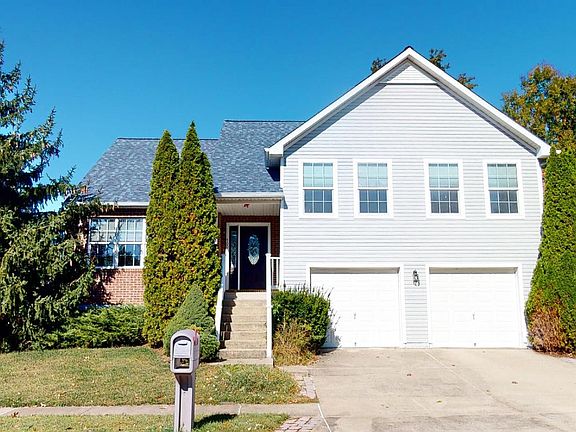 2nd image of 700 Willow Tree Dr