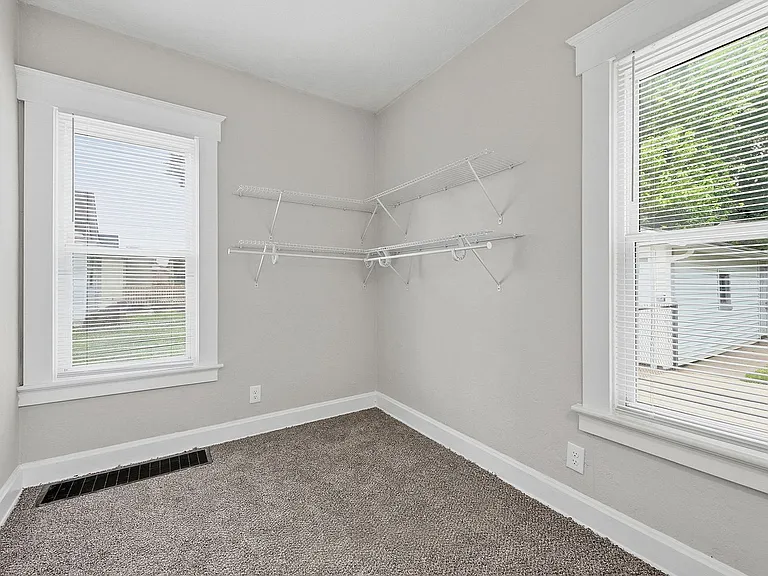 3713 Frances Ave — Photo 22