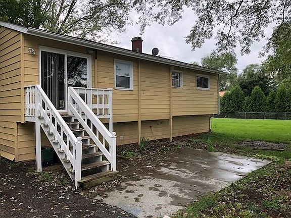 2nd image of 1715 Walnut Dr