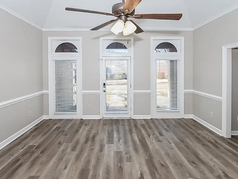 5404 Pear Dr — Photo 4