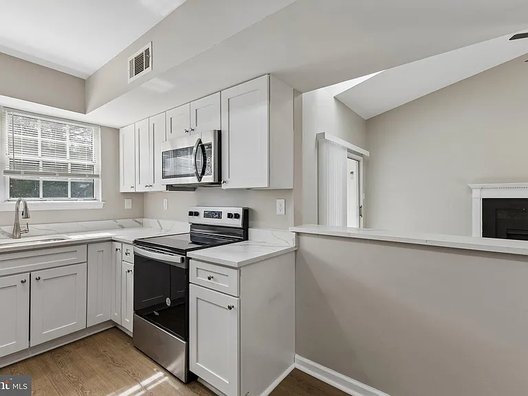2789 Bordeaux Pl — Photo 6