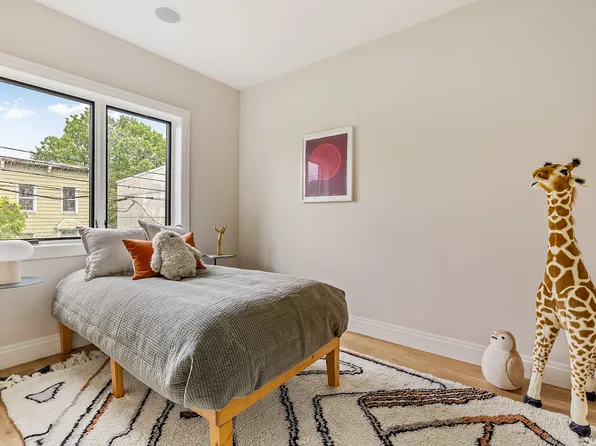 91 Dikeman Street image 4 of 17