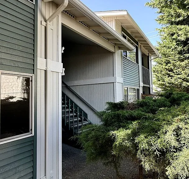 3219 49th Ave NE — Photo 19