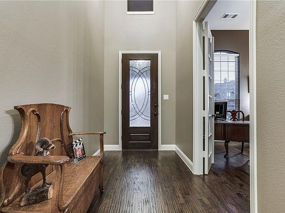3rd image of 109 Birdcall Ln