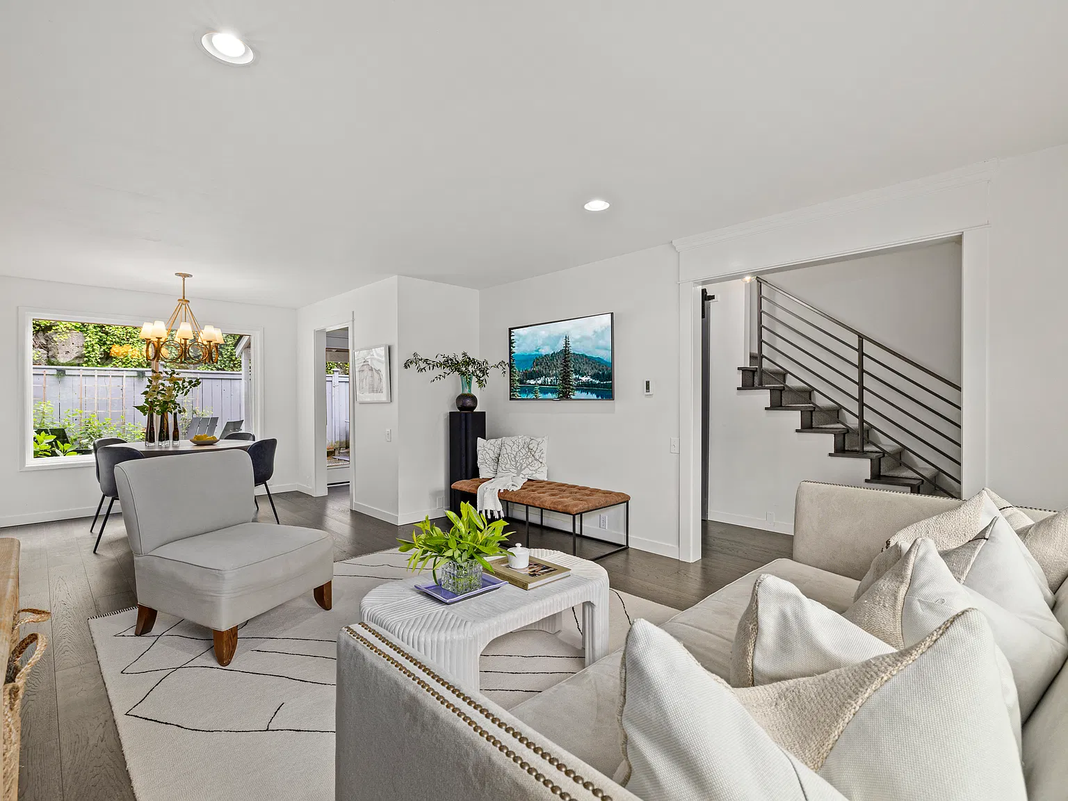 2 bed, 1.5 bath, 1105 sqft, $3,600 — Photo 2