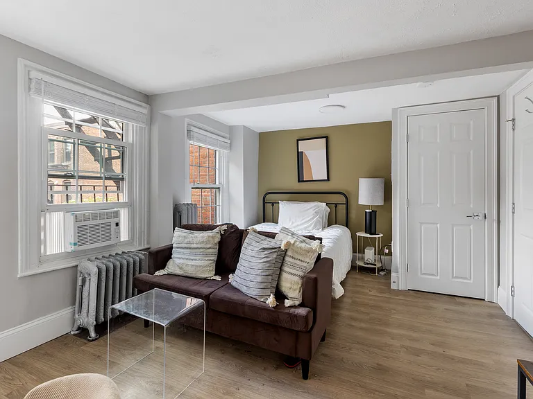 12 Derne St #301 — Photo 3