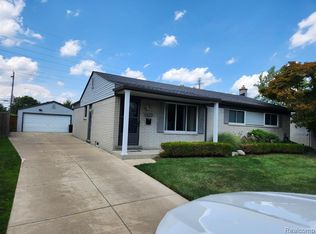 30569 Westmore Dr, Madison Heights, MI 48071