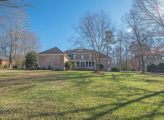 2nd image of 402 Glen Arbor Dr