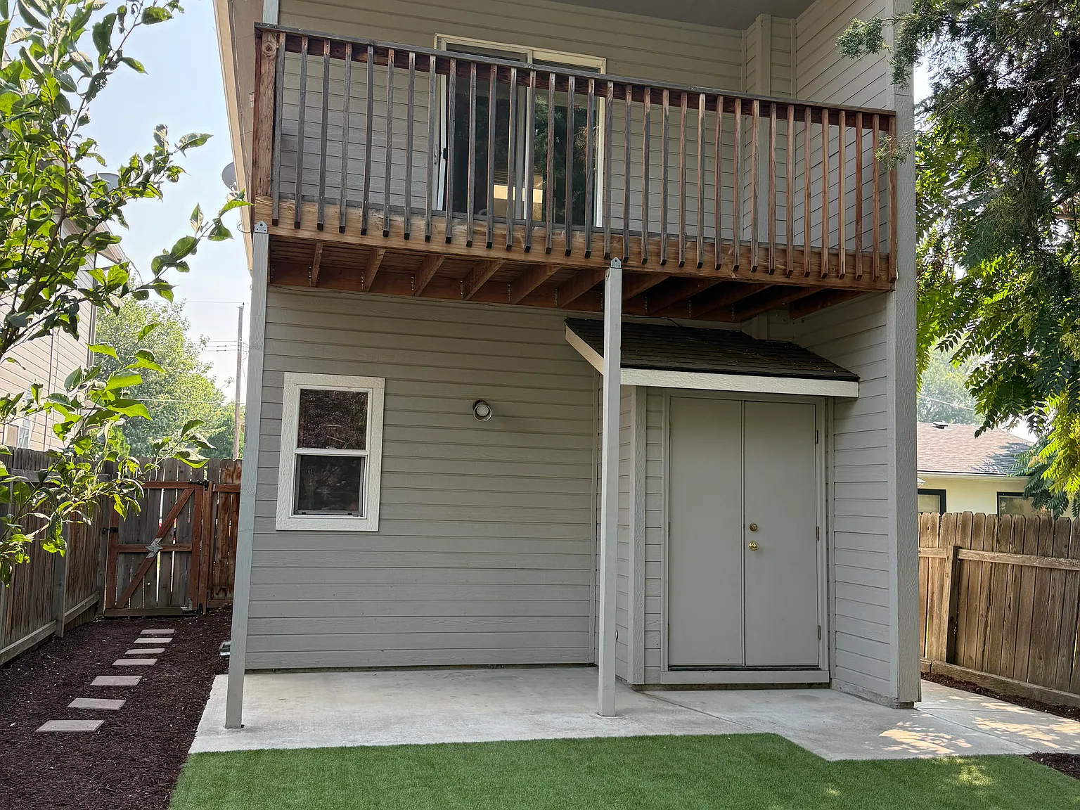 2 bed, 1.5 bath, 1082 sqft, $2,000 — Photo 2