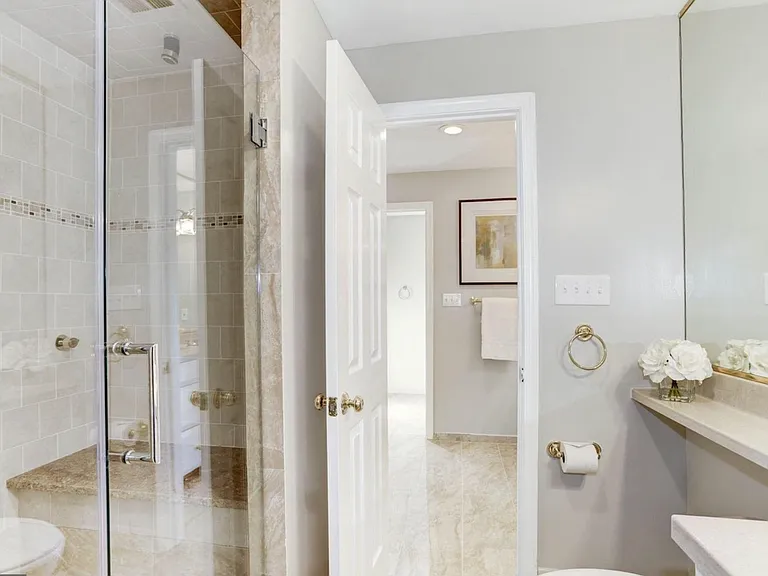 3628 Reservoir Rd NW — Photo 10