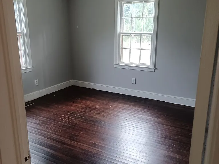 511 Houston St — Photo 13