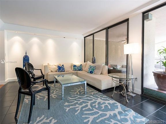 3rd image of 2901 S Bayshore Dr APT 2G