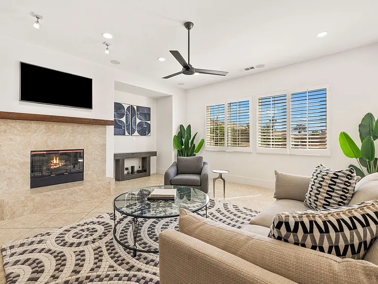 57806 Cantata Dr — Photo 23