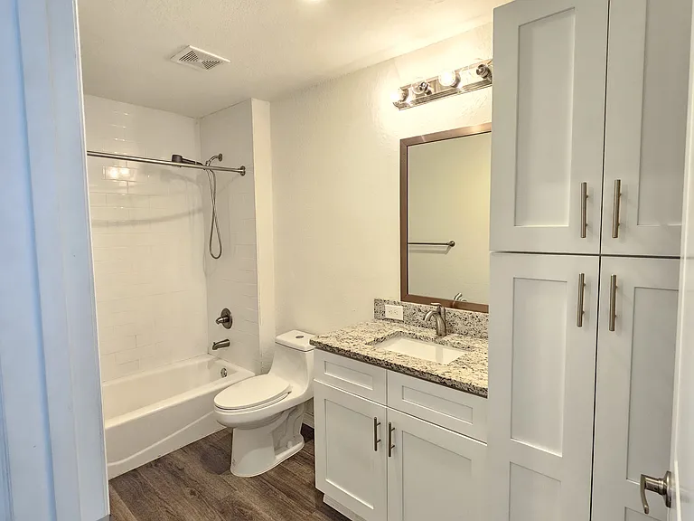 915 Ariana Apartment Community — Photo 3