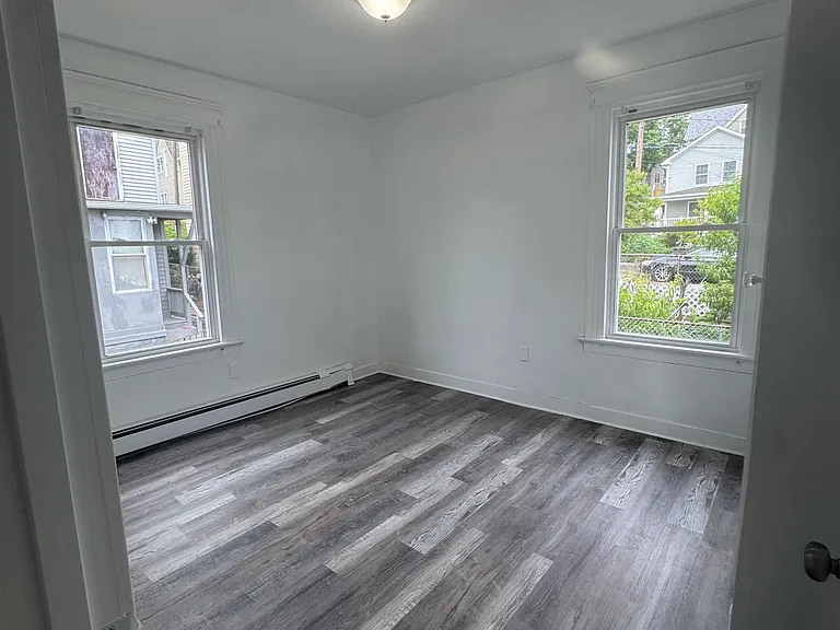 20 Coe St — Photo 10