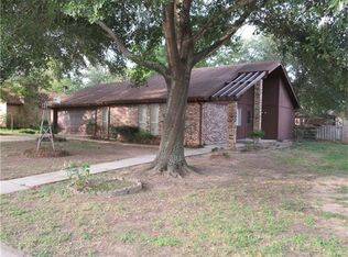 609 Jackson St, Rockdale, TX 76567