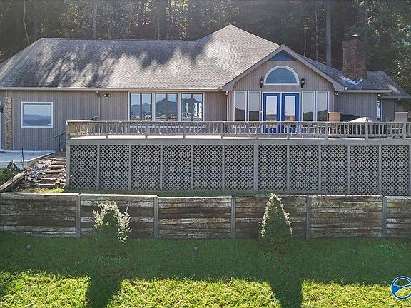 2nd image of 3018 Woodvue Rd