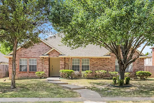 612 Grove Mnr Photo 1