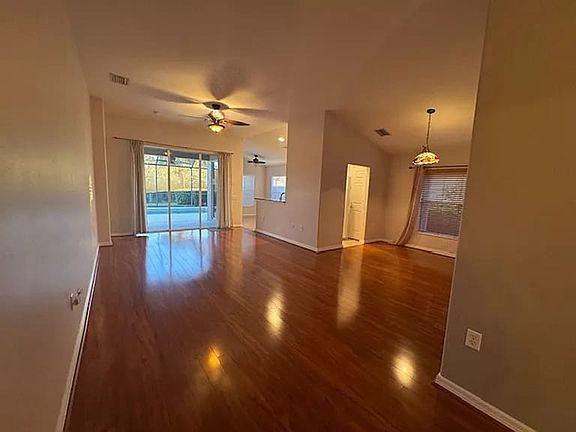 3rd image of 10018 Oakhurst Way