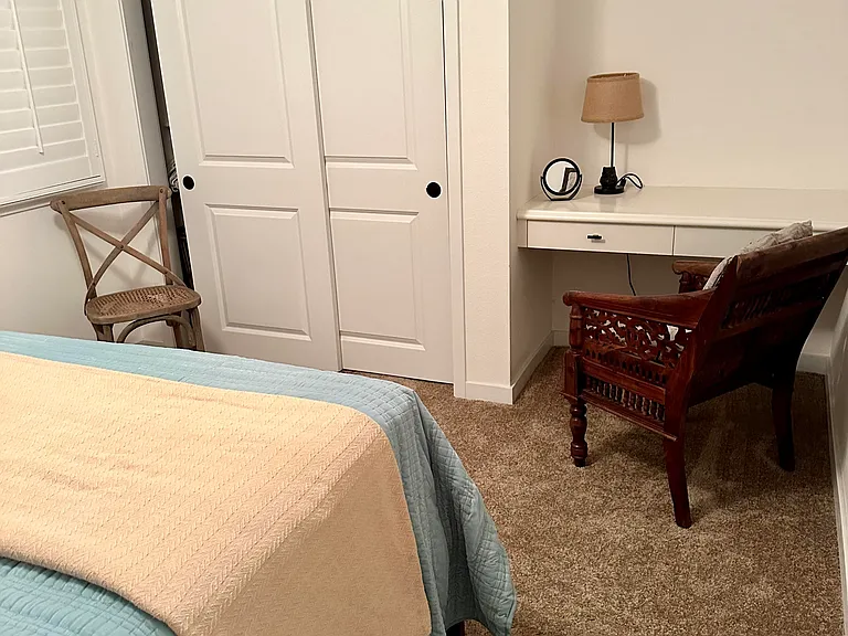 2nd Bedroom w/built in Desk