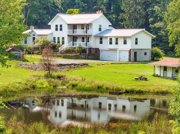 554 Mayfield Rd, Morgantown, WV 26508