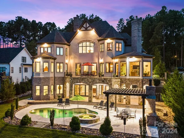 6907 Kingfisher Ct, Denver, NC 28037