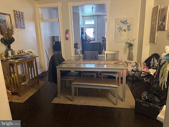 5th image of 2209 Baker St