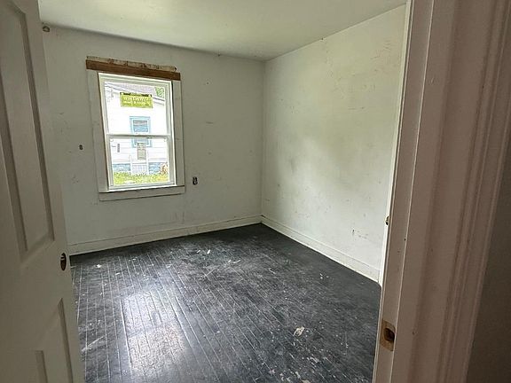 5th image of 111 N Kentucky Ave