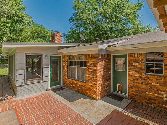 4th image of 138 Twin Oaks Dr