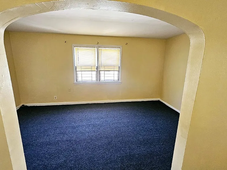 35 Farley Ave #3A — Photo 4