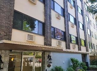 561 W Stratford Pl APT 3A, Chicago, IL 60657