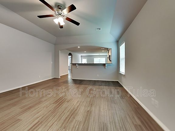 3rd image of 9025 S 253rd East Ave
