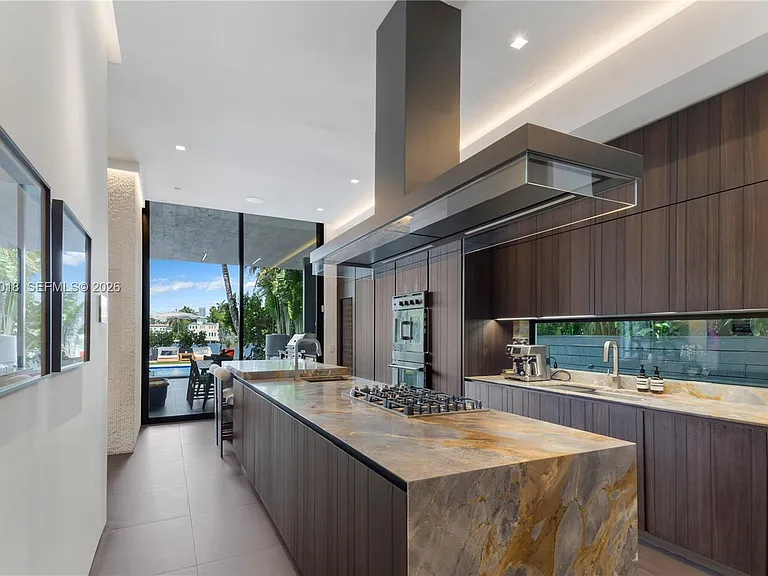 508 W Dilido Dr — Photo 17