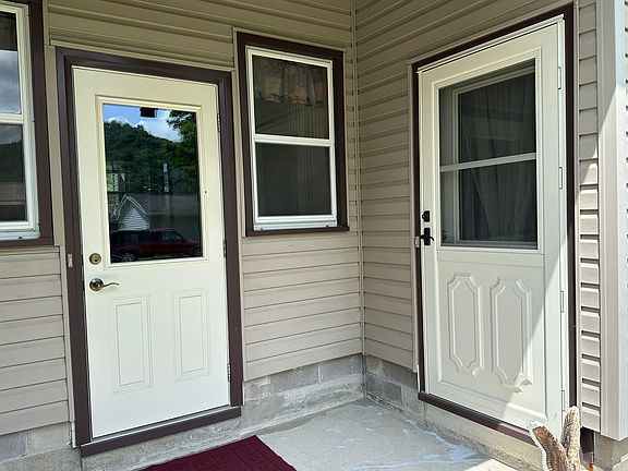 4th image of 1440 Westgate Dr