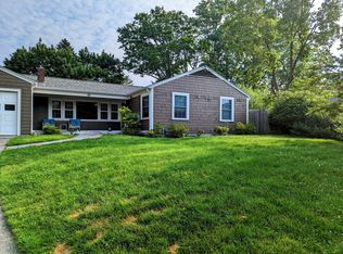 20 Cole Farm Ct, Providence, RI 02906
