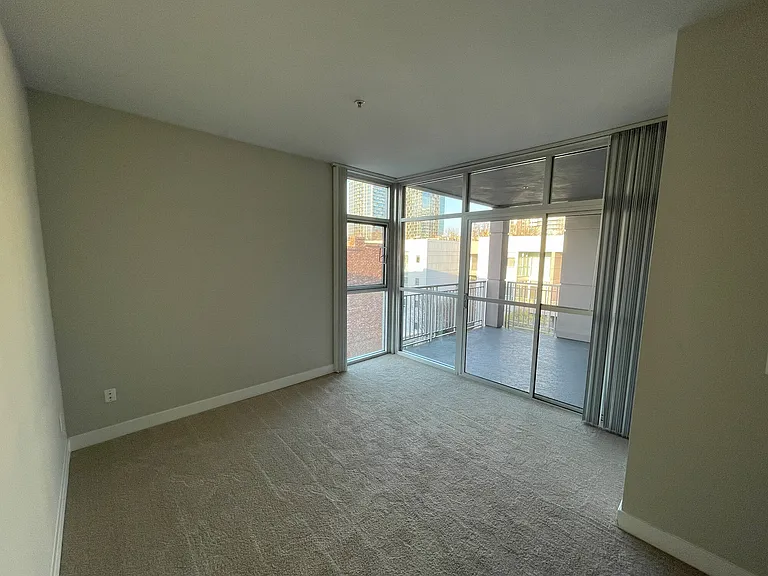 33 South Third — Photo 32